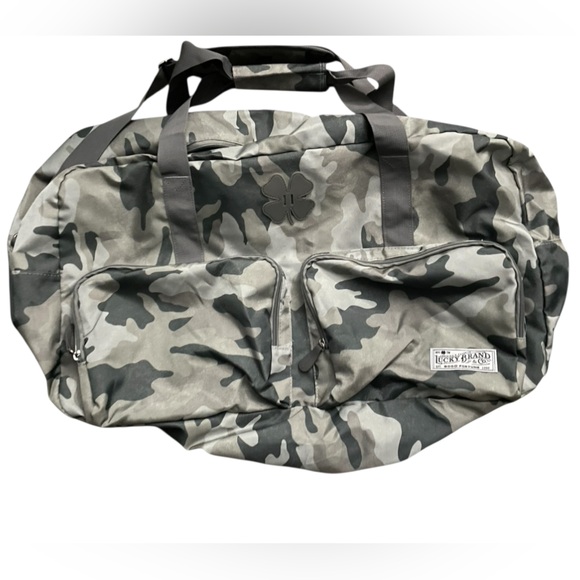 NWOT Lucky Brand Camouflage Duffel Bag Green - Picture 2 of 4